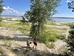 The walk from the campground down to Lake McConaughy